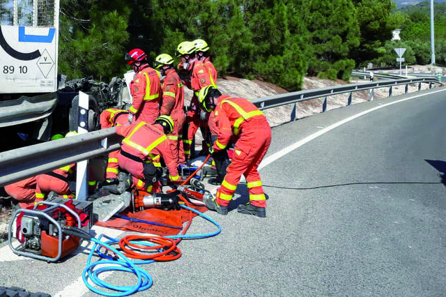 Grave accidente de un camión en la A7 en Albaida