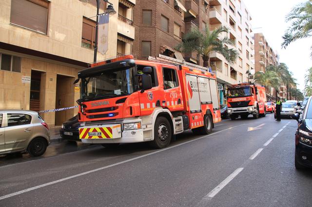 Un incendio afecta al almacén de un restaurant en Daniel Gil