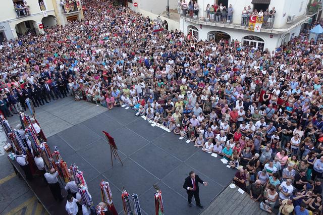 Holandeses, franceses y belgas copan el turismo exterior en los Moros y Cristianos de Ontinyent