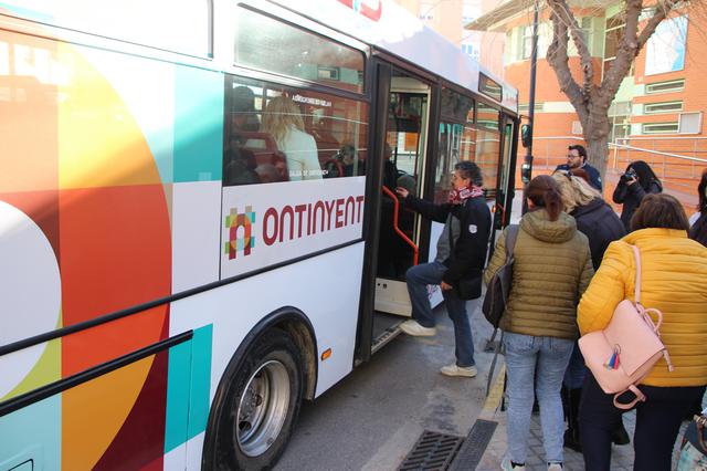 Ontinyent renueva la imagen del autobús urbano