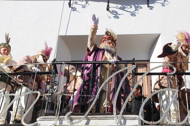 Jacobo anuncia l'última hora de l'arribada dels RRMM a Ontinyent