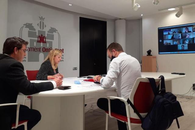 Ontinyent rebaja el consumo mínimo de renovables para acceder a la “bonificación verde”