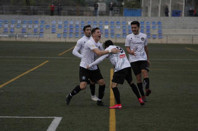 El guante de Antonio hace fácil el partido más difícil del CDOntinyent