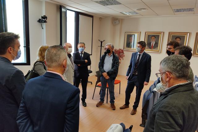 CEV y ATEVAL solicitan un mejor posicionamiento para el textil sanitario 