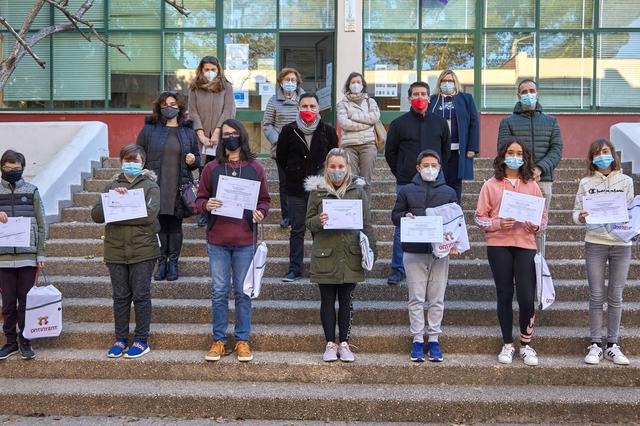 L'Ajuntament d'Ontinyent reconeix als 'alumnes 10'