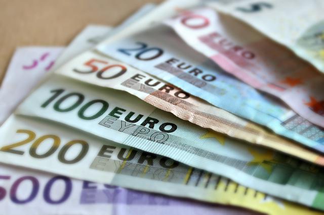 Detenido en Ontinyent un hombre por distribuir billetes falsos en comercios