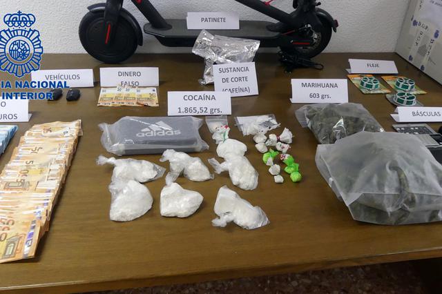 Detingudes tretze persones en una operació contra el tràfic de drogues