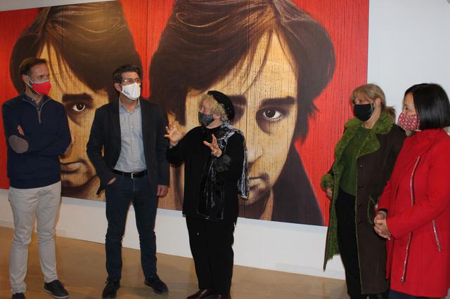 La comissària de l’exposició d’Ovidi destaca l’aposta d'Ontinyent per la cultura 