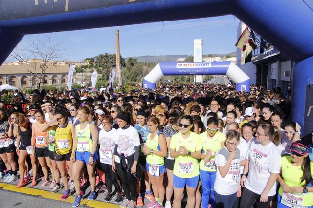 Multitudinària Cursa de la Dona en Ontinyent