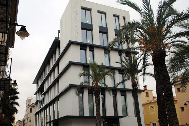 Caixa Ontinyent avança l'abonament de la prestació per desocupació 