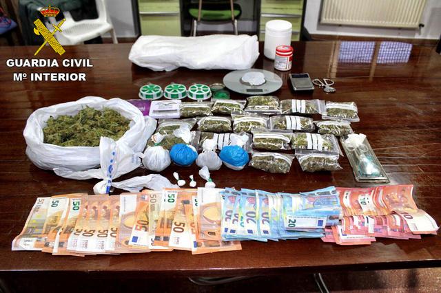 La Guardia Civil detiene a un varón de 28 años por trafico de drogas 