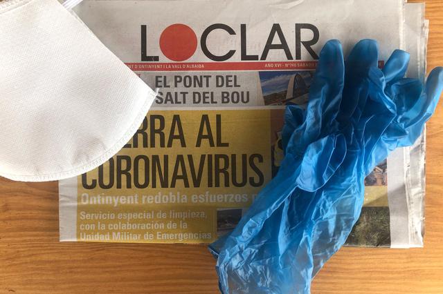 LOCLAR regala una mascareta i un parell de guants