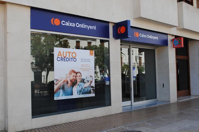 Caixa Ontinyent triplica su financiación al sector productivo de las comarcas centrales  