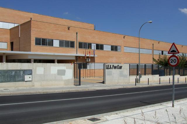 Ontinyent s’oposa a la retallada d’un 33% en els grups de l’Escola d’Idiomes