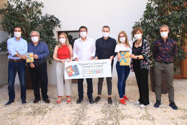 Ontinyent inicia la campanya “Quedat a Ontinyent, compra a casa”