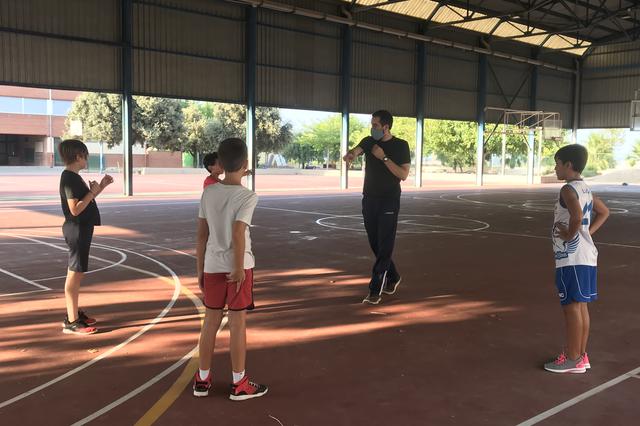 El Martínez Valls presenta la campanya ‘Ontibàsket. Esport i Valors’