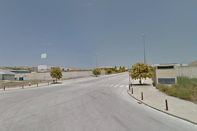 Incendi en una nau industrial del polígon l’Altet d'Ontinyent