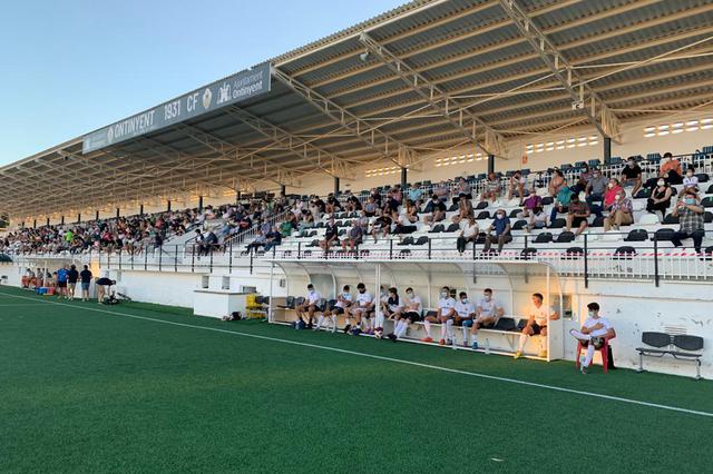 Gran imagen del Ontinyent 1931 en el debut contra el Muro CF