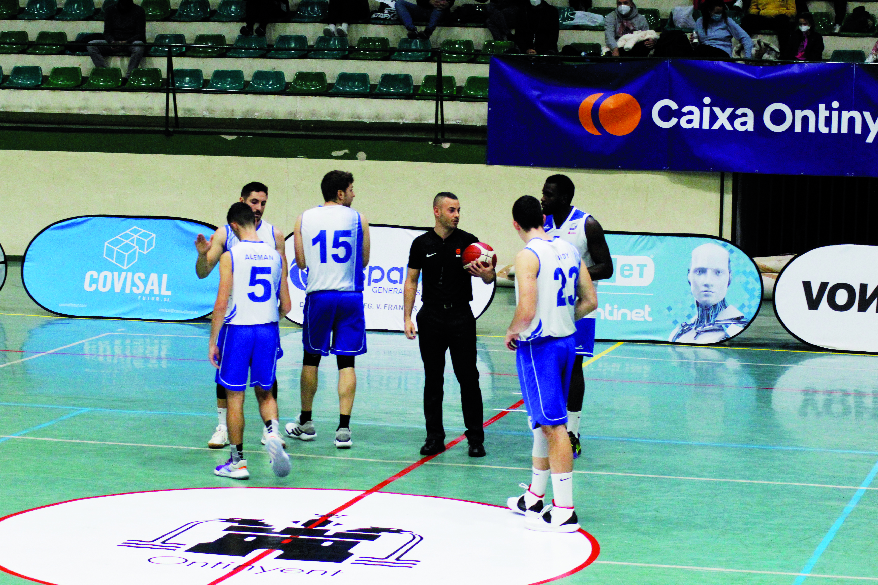 El quinteto del Eset en el último partido como local