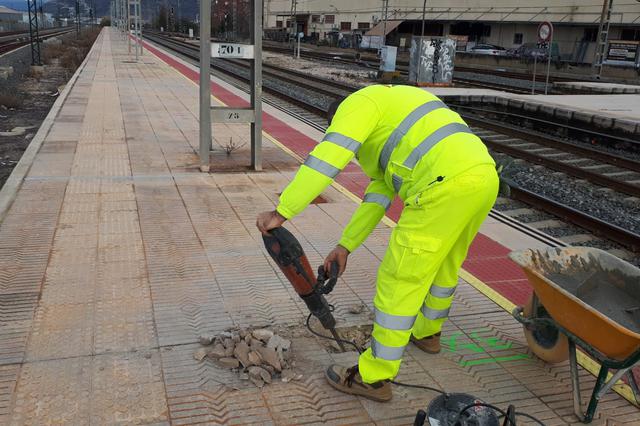 Inicien les obres de millora d'accessibilitat en l'estació de Rodalia de Xàtiva  