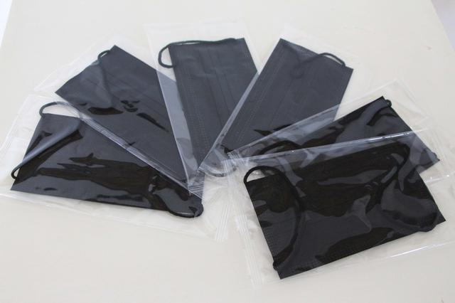 LOCLAR le regala una mascarilla reutilizable 