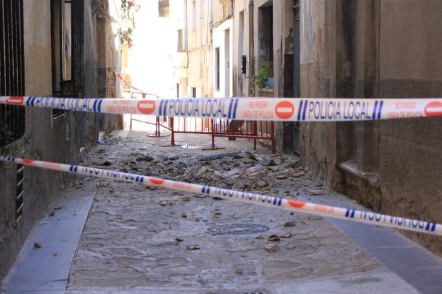 Un derrumbament a Poble Nou evidencia el problema de cases en ruines