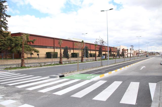 Accidente de tráfico en la avenida del Textil de Ontinyent 