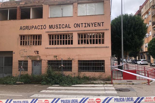 Nou 'derrumbament' en la nau abandonada al carrer Torrefiel 