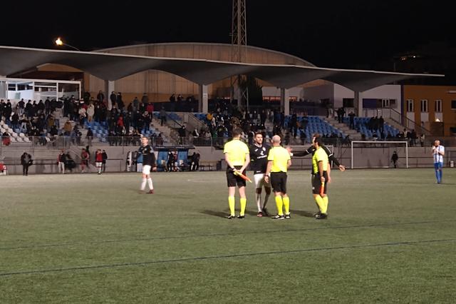 El Ontinyent cae en Gandía con polémica arbitral