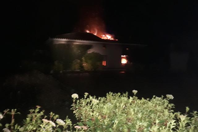 Una heroica actuación de un policía local salva la vida de un hombre en un incendio