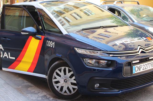 Detingut per agredir a un agent fora del toc de queda