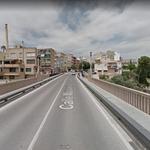 Sancionado por romper las macetas del puente de Santa María 