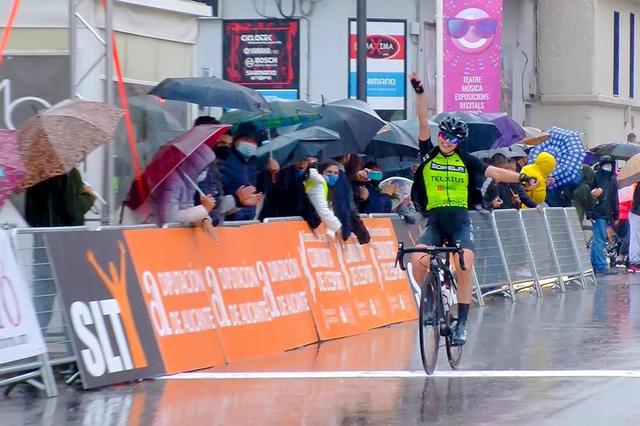 Ontinyent triunfa en la Vuelta a la Marina