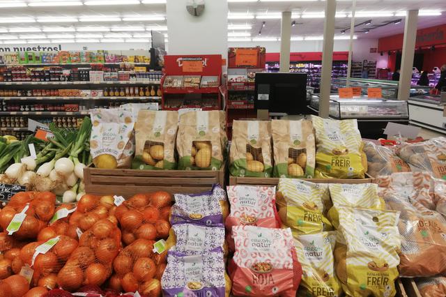 Economy Cash comercializa el primer envase de patatas 100% biodegradable
