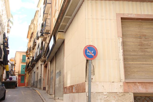 Els bombers rescaten a un gos