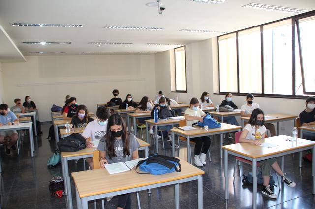 360 estudiantes realizan la PAU en el campus de la UV en Ontinyent