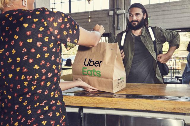 Uber Eats arriba a Ontinyent amb la seua app de menjar a domicili