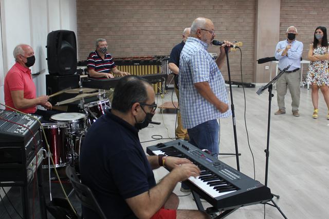 Els grups dels anys 60 comencen a assajar