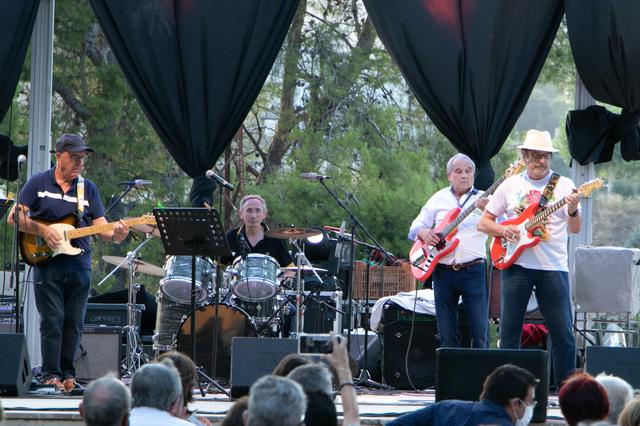 Els grups dels 60 a Ontinyent fan vibrar al públic 