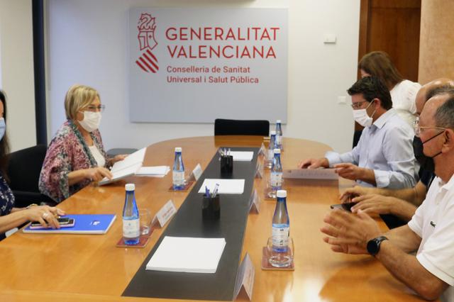 Reunió per a valorar l'ampliació de serveis de l’hospital d’Ontinyent