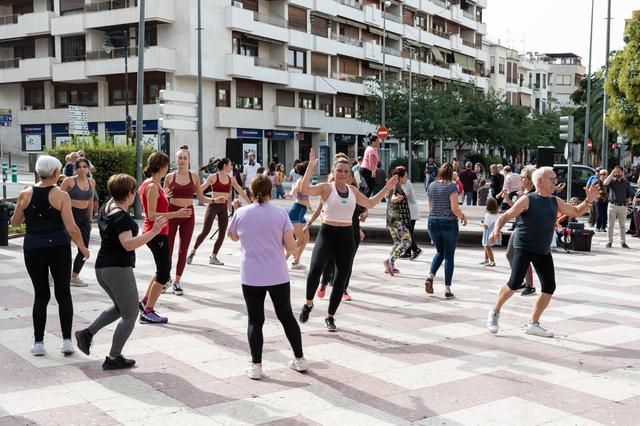 Ontinyent commemora el Dia Internacional el Càncer de mama amb una matinal