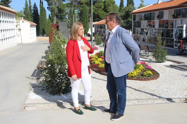 Ontinyent ultima els preparatius al Cementeri per a Tots Sants 