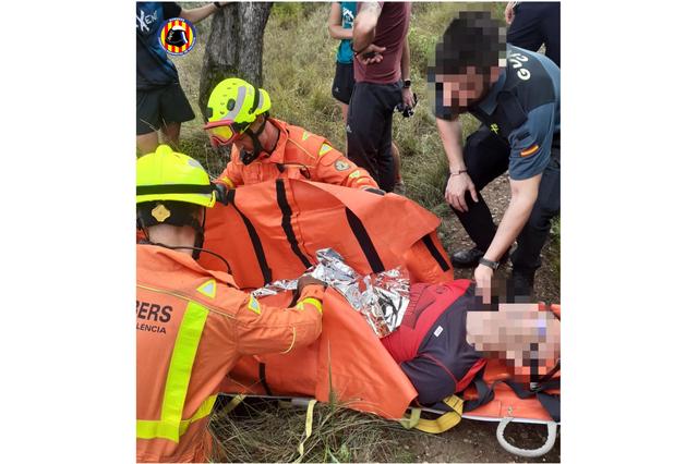 Rescatan en Bocairent a un hombre herido cerca de la ermita de Sant Jaume