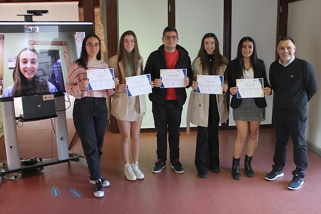 Ontinyent premia l’alumnat amb qualificació d’excel·lent en Secundària
