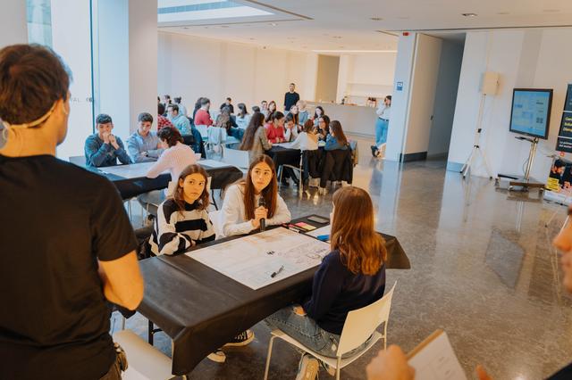 Estudiants proposen tres projectes sostenibles i tecnològics per al sector tèxtil