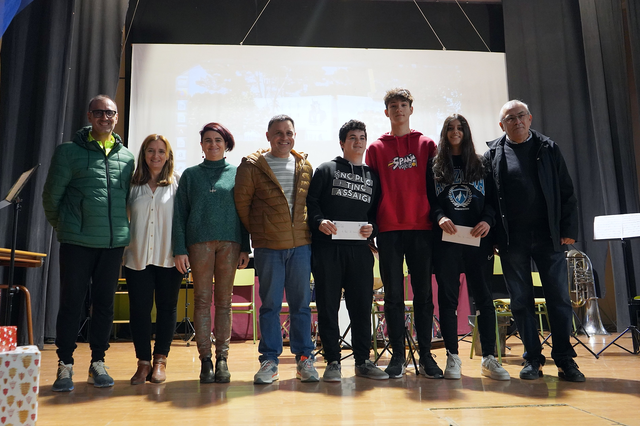 Entreguen els premis del concurs “Passeig Literari per la Vila” de l’IES l’Estació d'Ontinyent