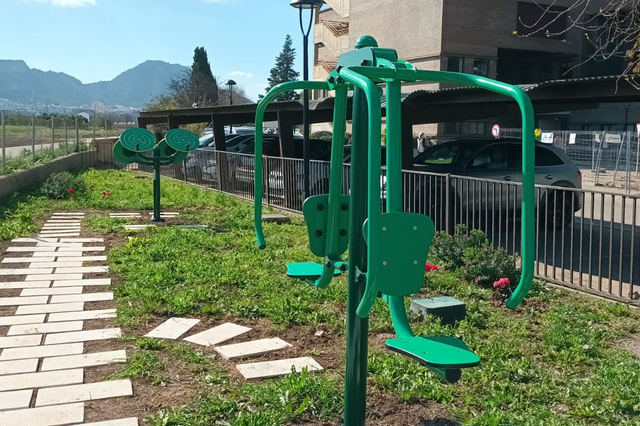 Habilitan una zona de ocio y ejercicio en el Hospital Lluís Alcanyís 