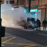S'incendia un cotxe en ple centre d'Ontinyent