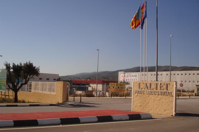 El SAMU asiste a 3 personas tras un accidente de tráfico en Ontinyent