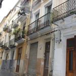 Ontinyent requerirà als propietaris de dos cases del Carrer Major perquè les sanegen